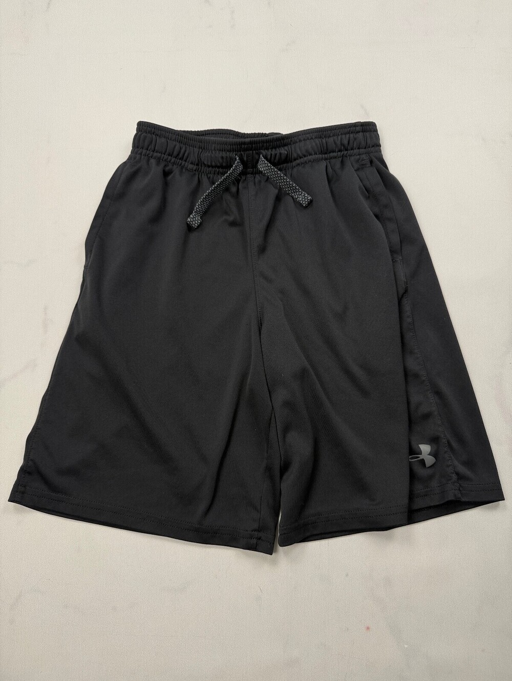 Under Armour Athletic Shorts Black Contemporary Adjustable - Boys M